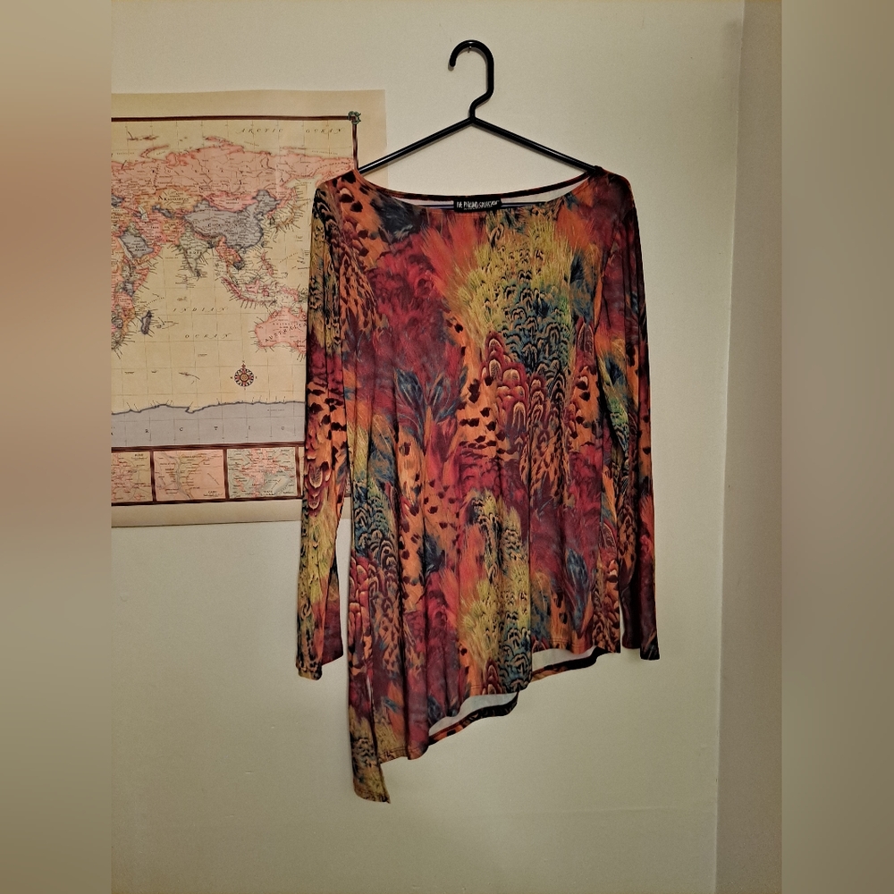 The Pyramid Collection medium long sleeve shirt